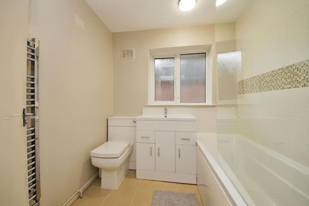 Beautiful Home Close To Town Free Netflix, Wifi ソリフル エクステリア 写真